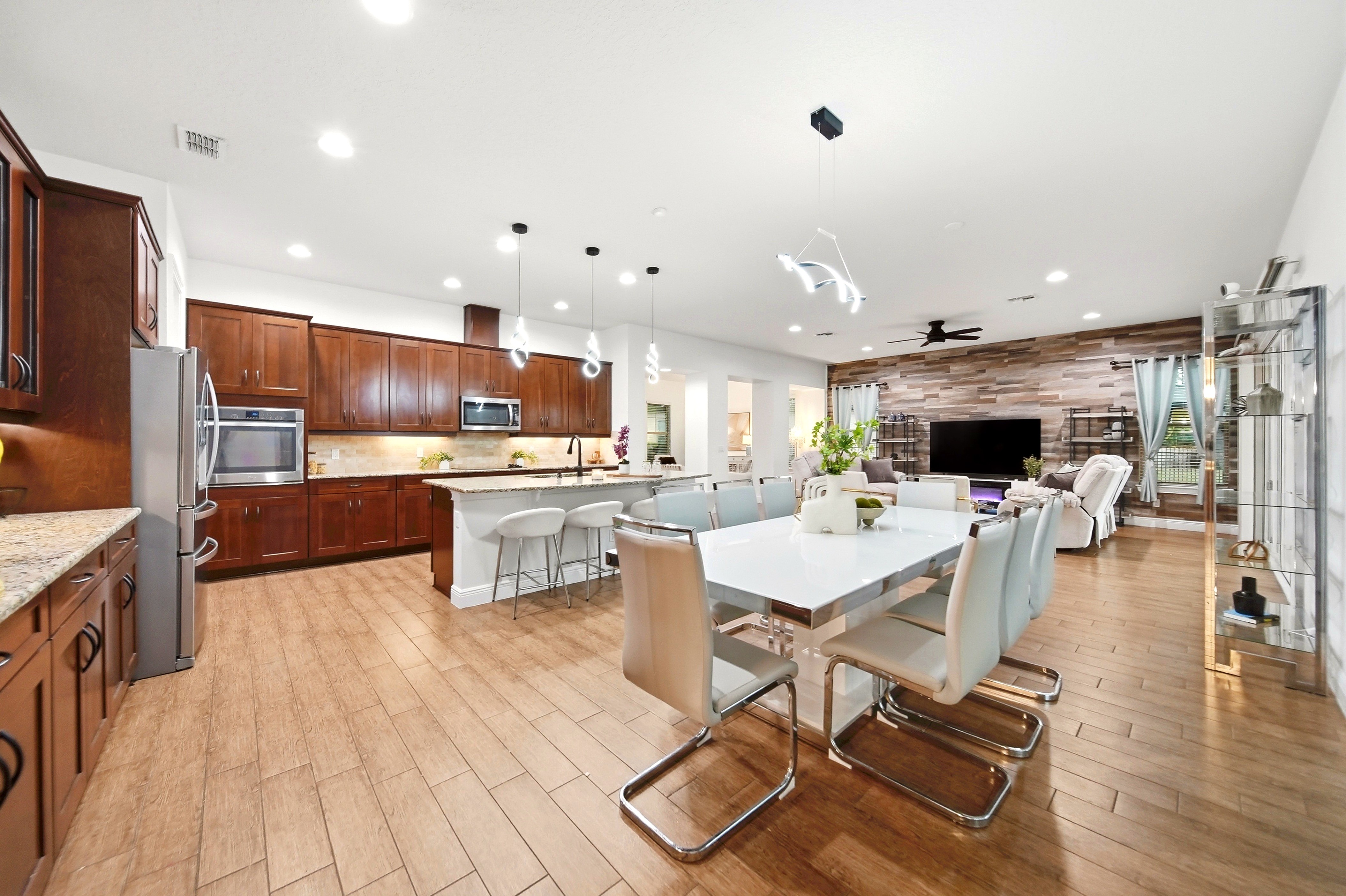 Gourmet kitchen with island